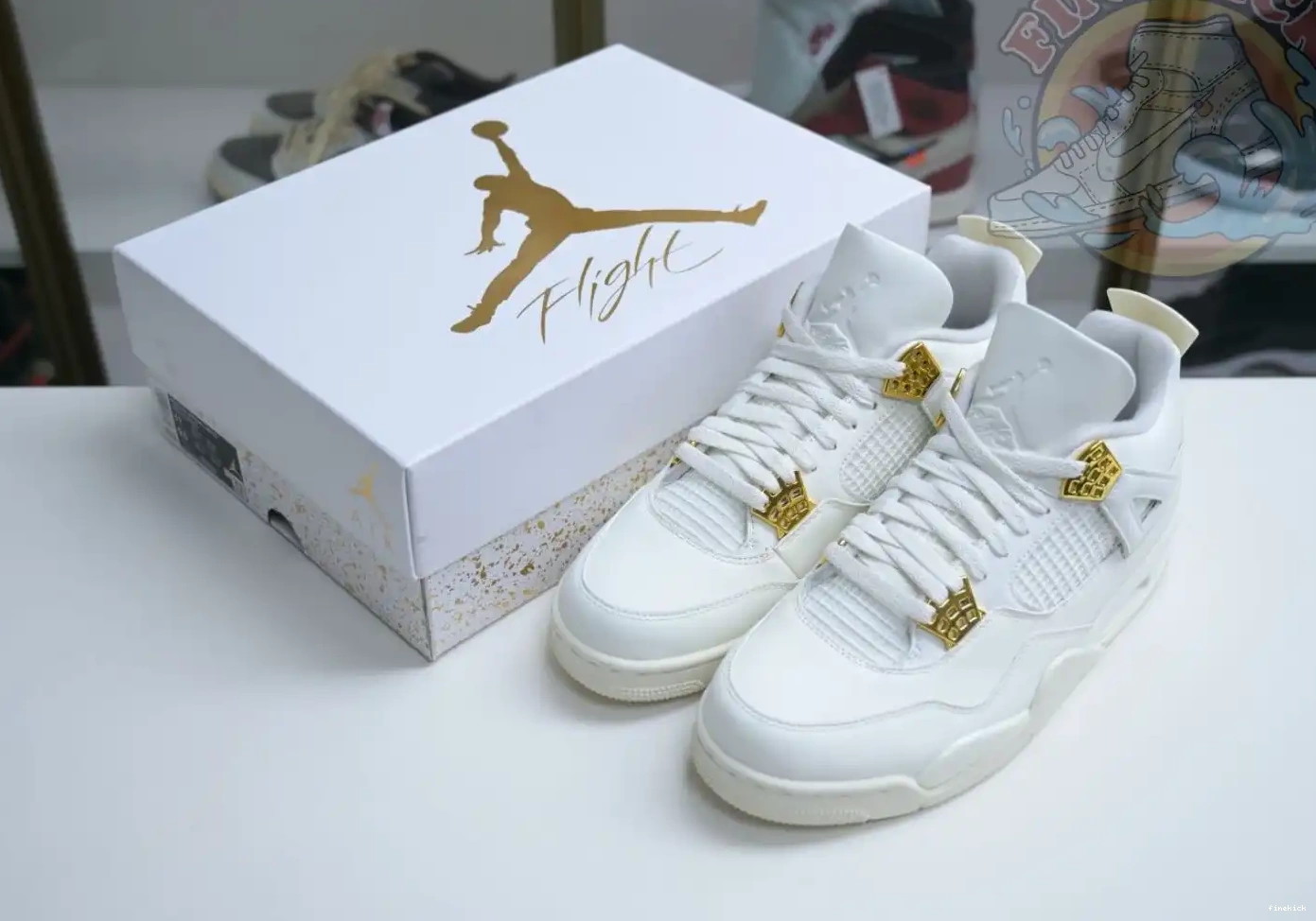 4 Air Jordan 0523